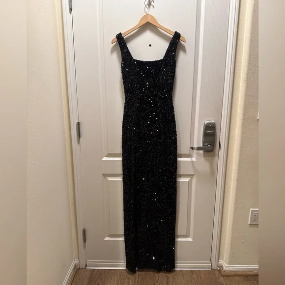 Helsi Marilyn Sequin Gown In Black Maxi dress with slit Size XS Preloved - Picture 6 of 8